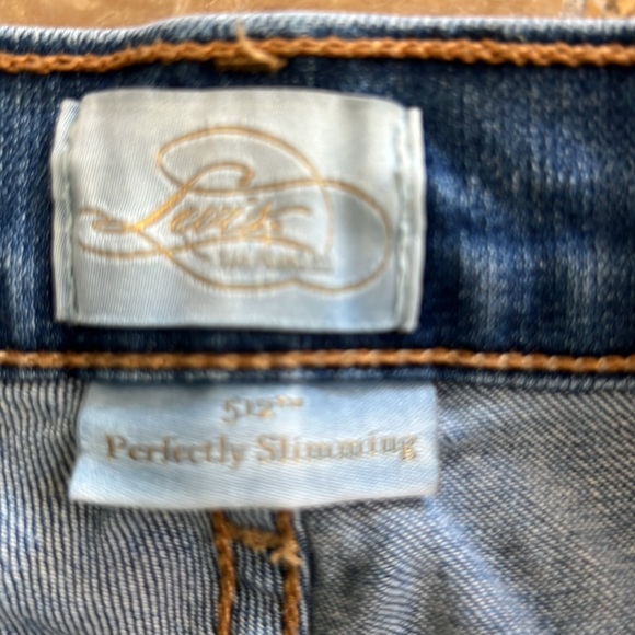 Levi’s 512 Perfectly Slimming Bermuda Denim Shorts - Picture 10 of 11